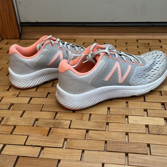 Womens’ New Balance Dri-Fit LG1 gray sneaker - Picture 5 of 7